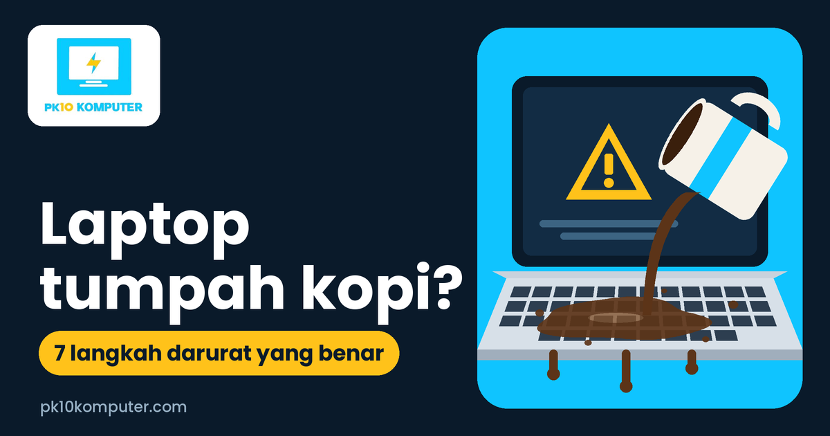 laptop tumpah kopi di atas meja kerja